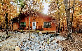 Hideaway Cabin Near Mammoth Springs, Ark